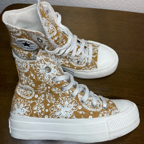 Converse Chuck Taylor All Star Platform Fall Florals 572541C - Picture 3 of 11